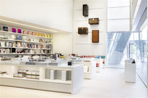 louis vuitton foundation shop